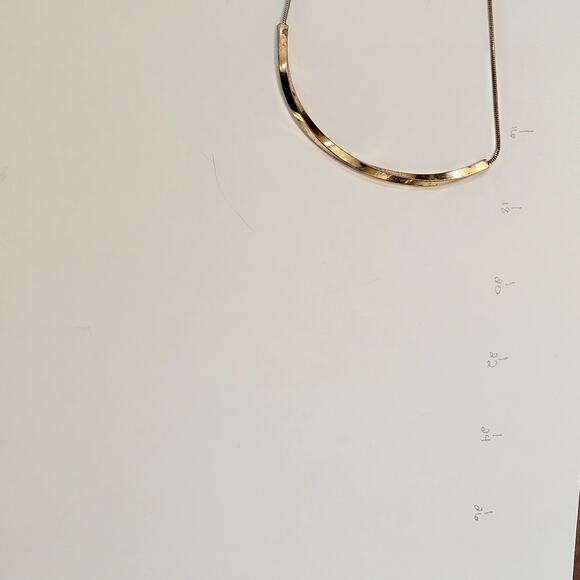 Minimalist Gold Bar Pendant Necklace Vintage Hammered Arc Collar Chain Jewelry - Picture 10 of 10